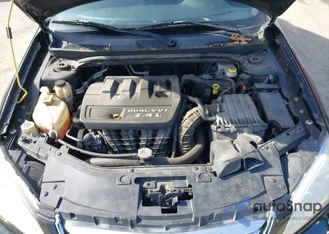 2013 Chrysler 200 Lx z USA, uszkodzony, nr VIN 1C3CCBAB7DN641479